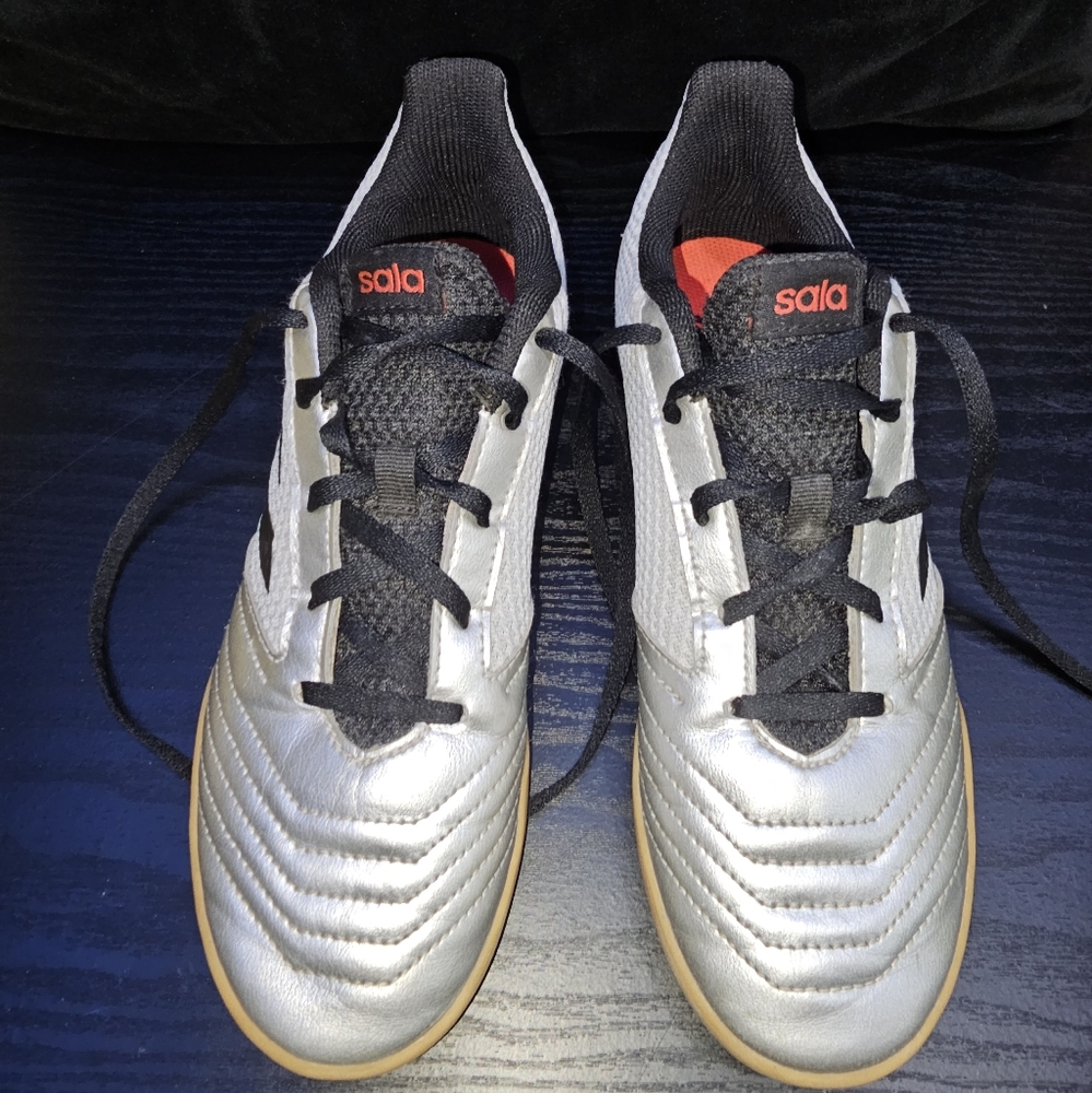 Adidas PREDATOR kids IN SALA J (Silver/Black) Indoor Soccer Cleat